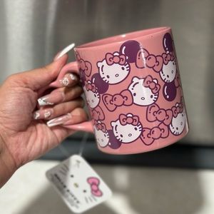 Hello kitty mug with tag